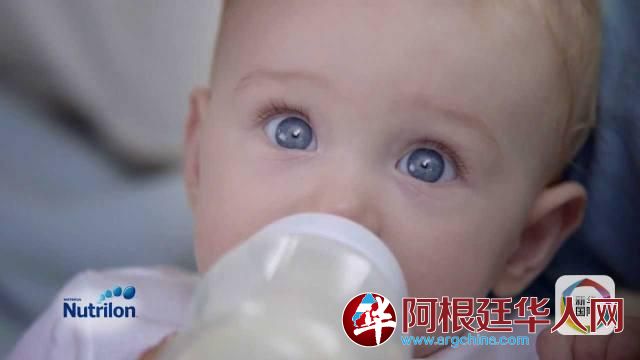 荷兰一乳品商现错装奶粉 婴儿误食或致死(图)