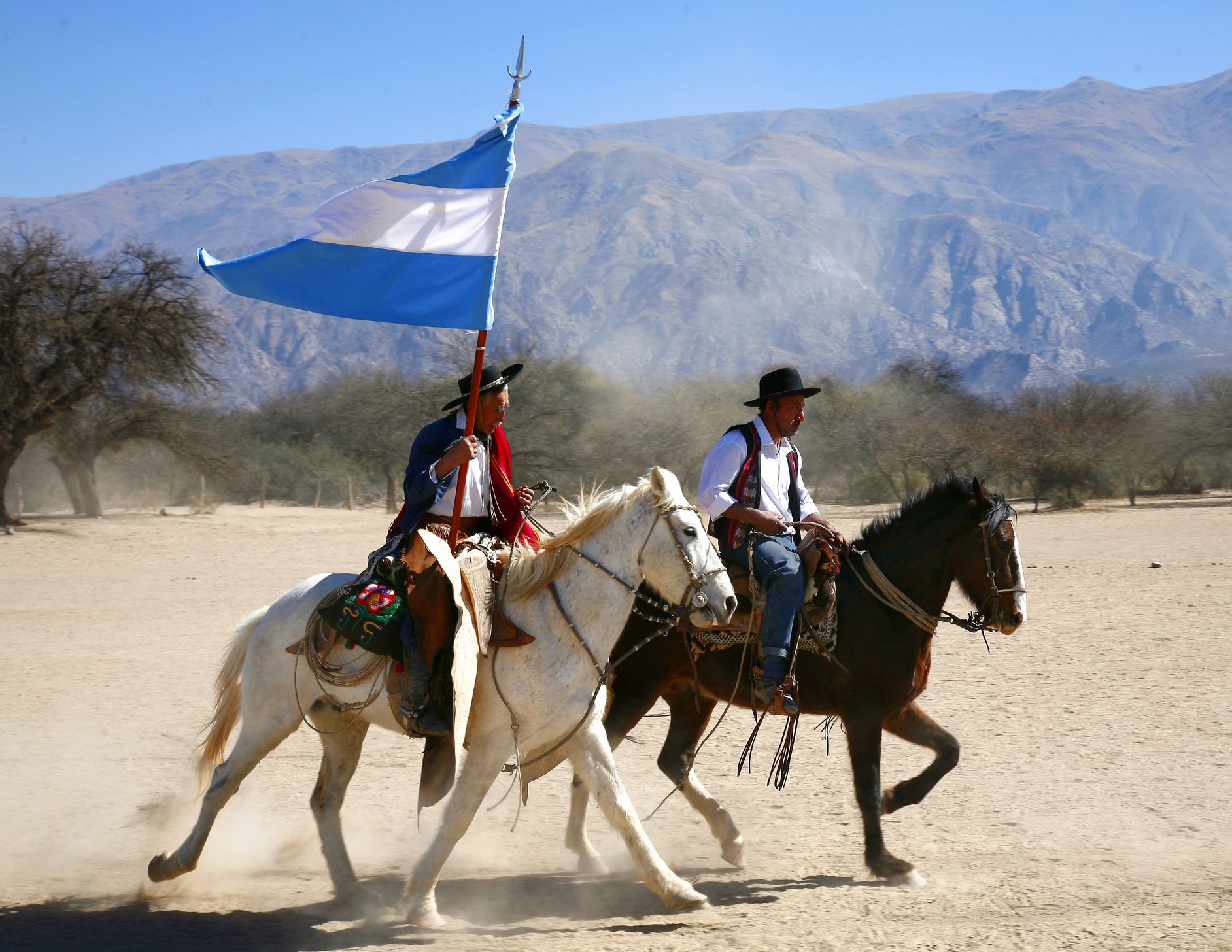 lancero-argentino-gaucho.jpg