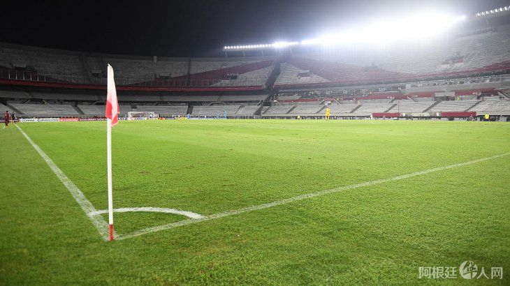 el-estadio-monumental-un-partido-publico