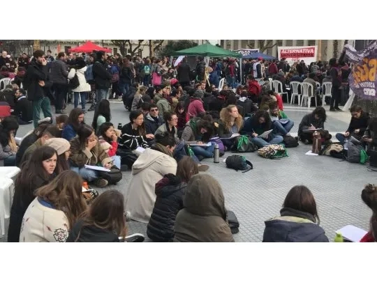 clases-publicas-plaza-mayo-foto-twitter-federico-machado