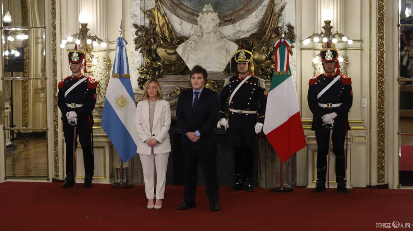 la-titular-del-consejo-de-ministros-de-italia-giorgia-meloni-junto-al-presidente-javier-milei-en-casa-rosada-foto-na-daniel-vides-F5IFL6UEZBBXBFZ6XFX43KJPJQ