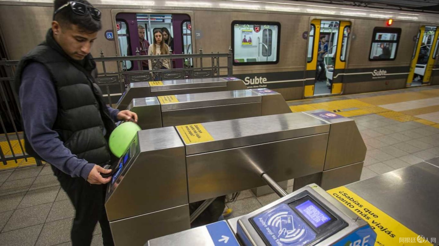 el-subte-aceptara-pagos-con-tarjetas-de-debito-o-credito-y-tambien-con-el-celular-mediante-tecnologia-nfc-foto-nadamian-dopacio-QRSESBHKLFBN3LNVIBI3BEBHA4