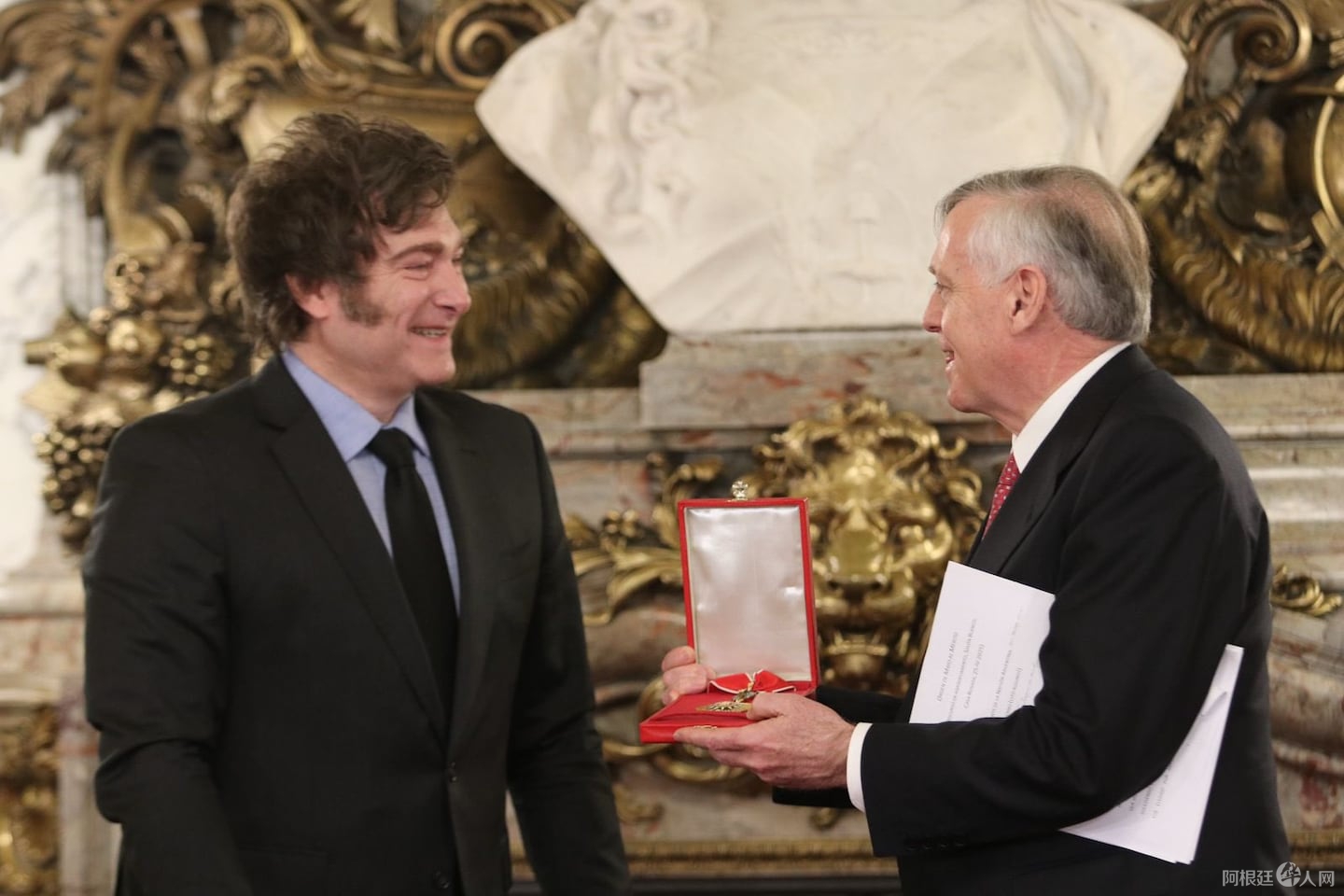 javier-milei-le-entrego-la-orden-de-mayo-al-economista-y-profesor-jesus-huerta-de-soto-en-casa-rosada-foto-xoprargentina-S6HYVSTZNJE73FKM6R5473JVFY javier-milei-le-entrego-la-orden-de-mayo-al-economista-y-profesor-jesus-huerta-de-soto-en-casa-rosada-foto-xoprargentina-S6HYVSTZNJE73FKM6R5473JVFY