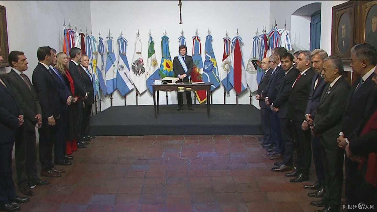 javier-milei-no-asistira-a-tucuman-por-el-9-de-julio-hace-un-ano-visito-ese-lugar-para-firmar-el-pacto-de-mayo-foto-captura-de-tv-FJBRLAACLBCU5K2ZXAK7OIQBD4