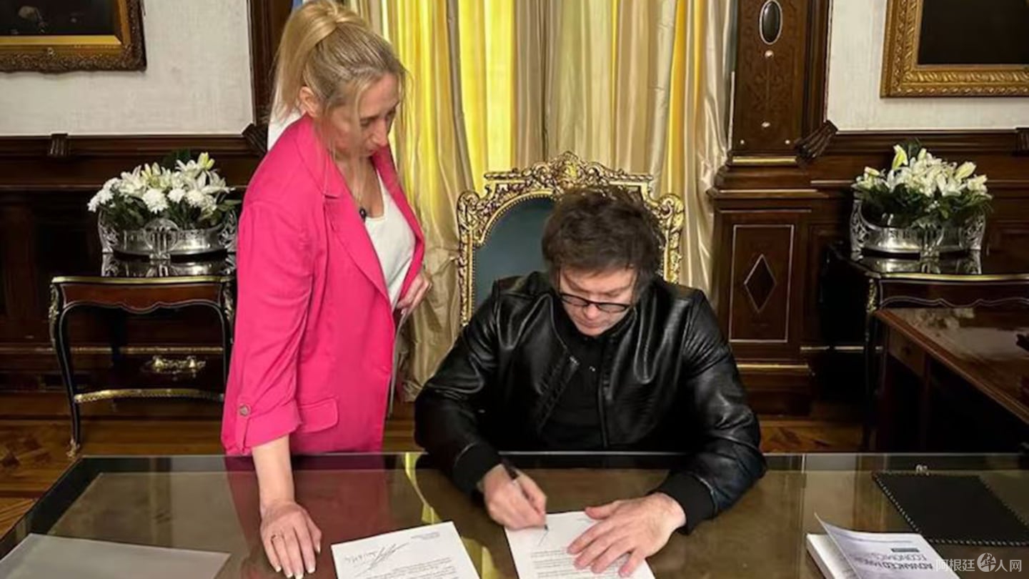 javier-milei-firmo-el-veto-a-las-leyes-que-aumentaban-las-jubilaciones-y-los-fondos-para-discapacidad-foto-presdidencia-EJZWXJ7FCBBFXI3AZFJ5H2443A