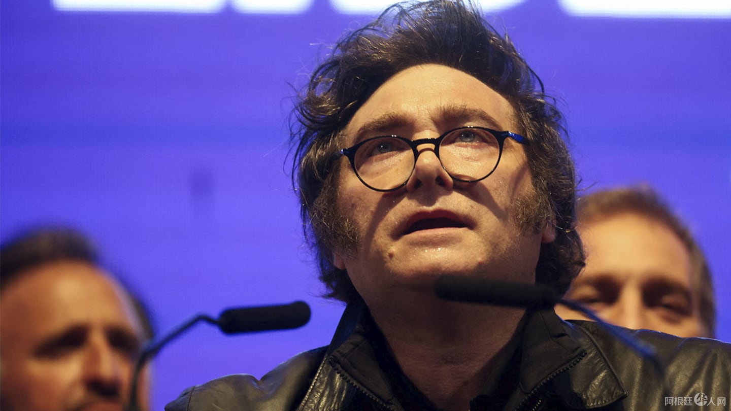 javier-milei-ultima-el-discurso-para-el-domingo-y-prepara-una-convocatoria-a-las-gobernadores-tras-las-elecciones-foto-reuters-cristina-sille-S3LSZHFDORAWHIBXNB77XL7D3Y