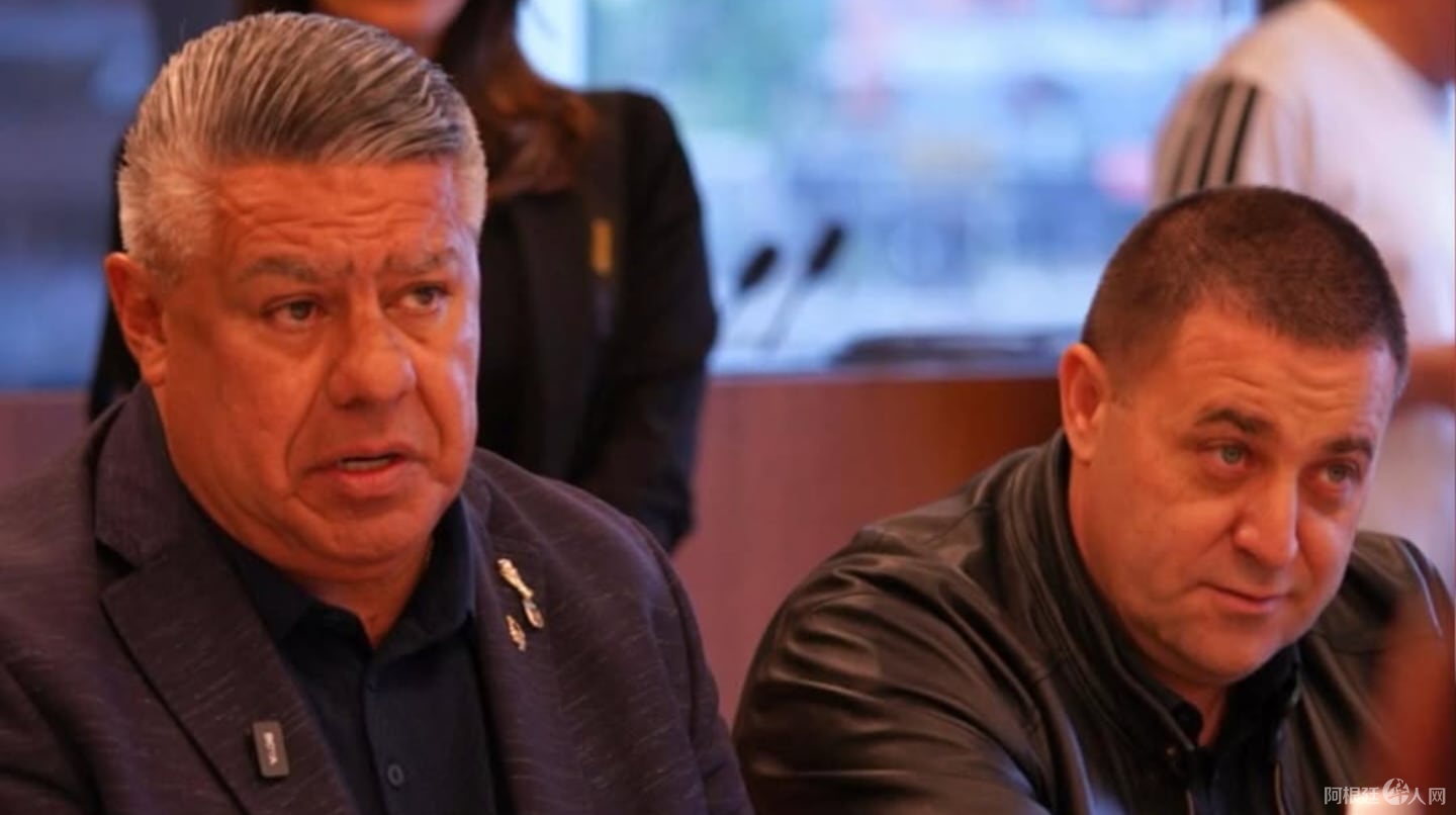 tapia-junto-a-su-mano-derecha-pablo-toviggino-foto-igchiquitapia-Y563L3VYHJGXZCRIOILAWAVTBI