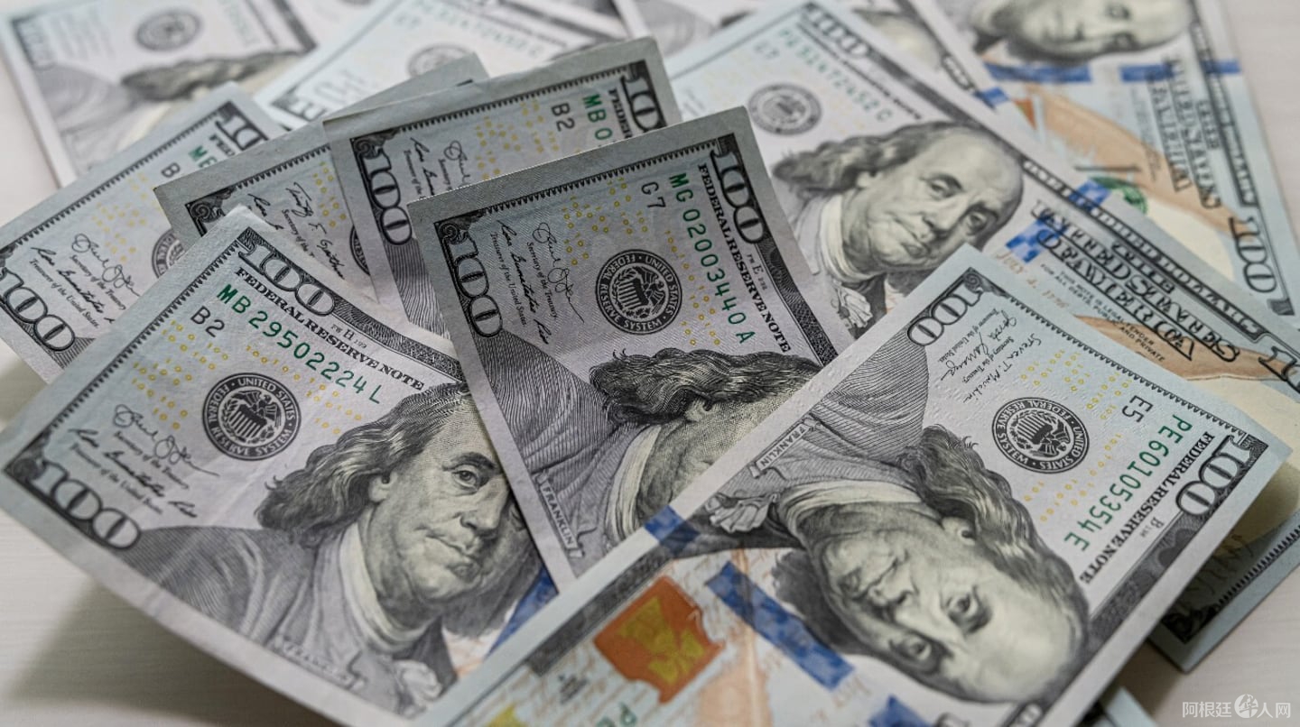 el-vocero-presidencial-adrian-ravier-descarto-la-posibilidad-de-un-salto-abrupto-del-dolar-oficial-foto-adobe-stock-JJCXTPIWFFA6TGA7OC5L3ZTWWM